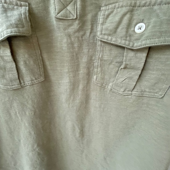 Old Navy Men's T-shirt Size L Olive Green - Picture 4 of 4